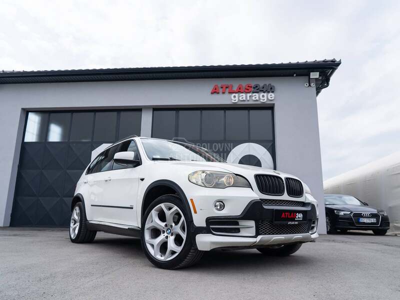 BMW X5 4.8i 7sed Pano