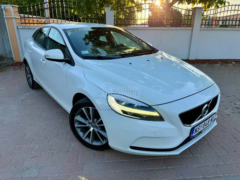 Volvo V40 D2 / T0P / REG.