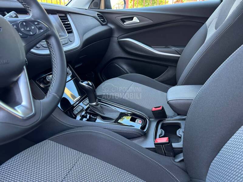 Opel Grandland X 1.5D  AUTO  V SERVIS