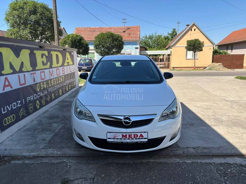 Opel Astra J N o V a