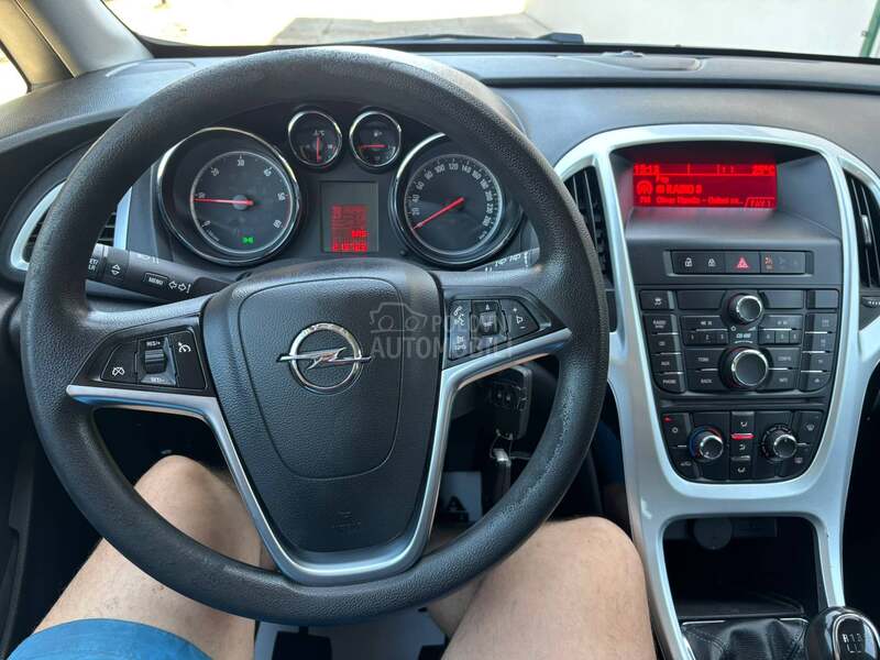 Opel Astra J N o V a