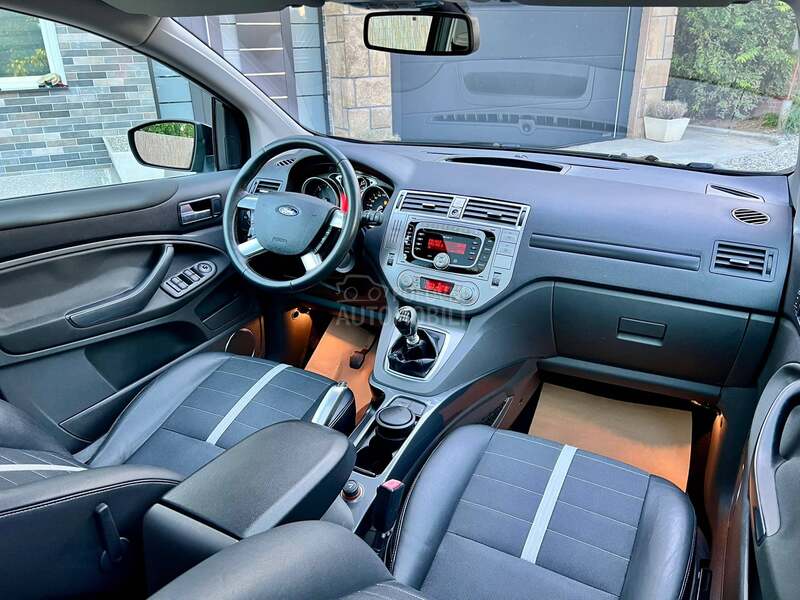 Ford Kuga 2.0TDCi/Titanium/4x4