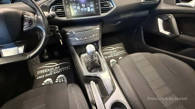 Peugeot 308 //1.6 HDI//PANO/FUL