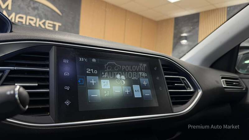 Peugeot 308 //1.6 HDI//PANO/FUL