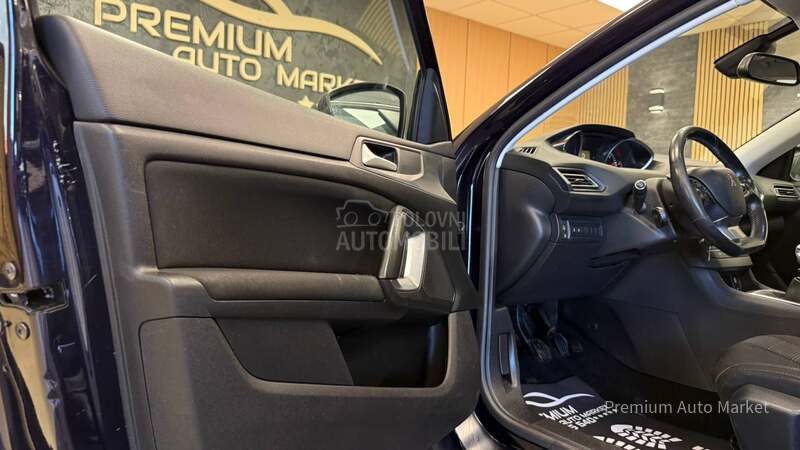 Peugeot 308 //1.6 HDI//PANO/FUL