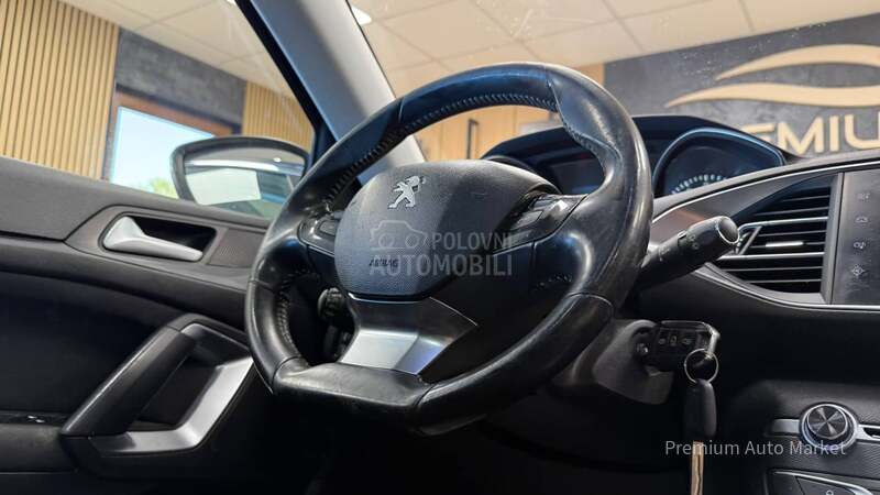 Peugeot 308 //1.6 HDI//PANO/FUL
