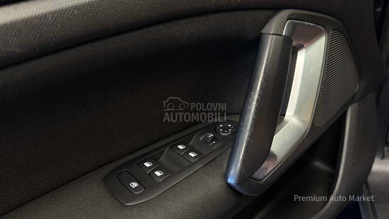 Peugeot 308 //1.6 HDI//PANO/FUL
