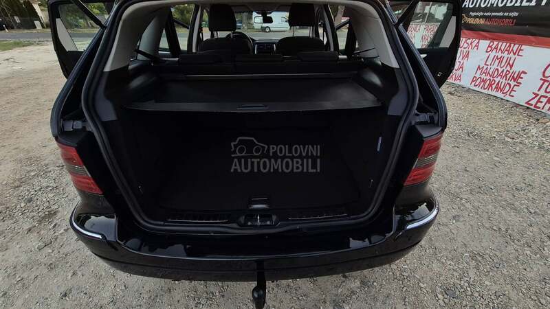 Mercedes Benz B 180 N.A.V.I