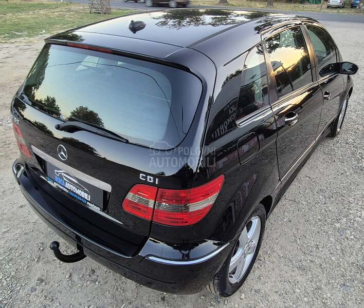 Mercedes Benz B 180 N.A.V.I