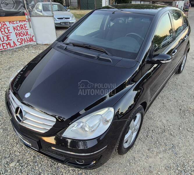 Mercedes Benz B 180 N.A.V.I