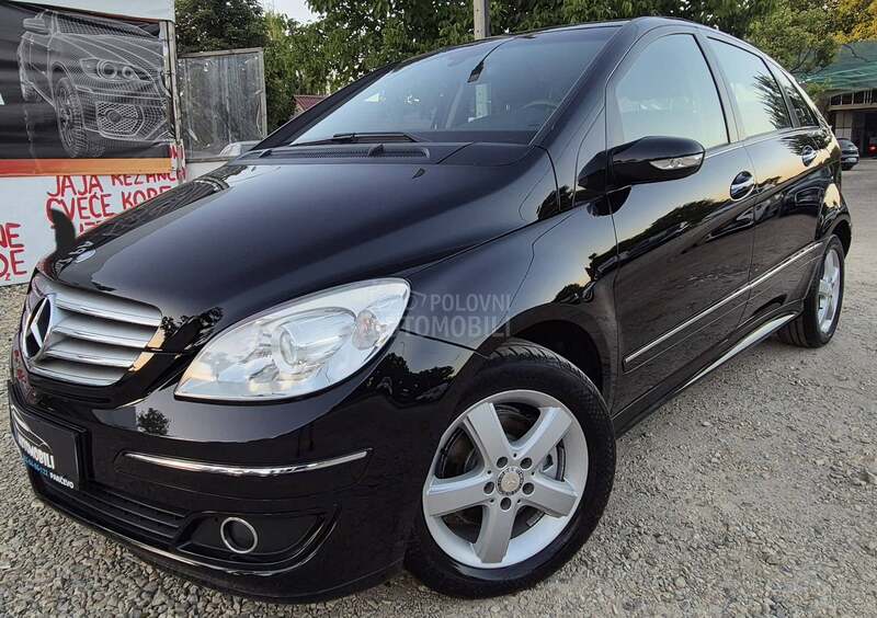 Mercedes Benz B 180 N.A.V.I