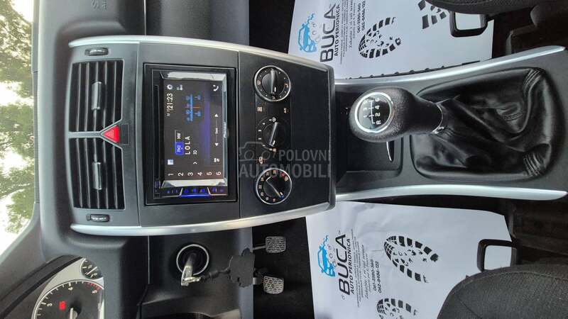 Mercedes Benz B 180 N.A.V.I