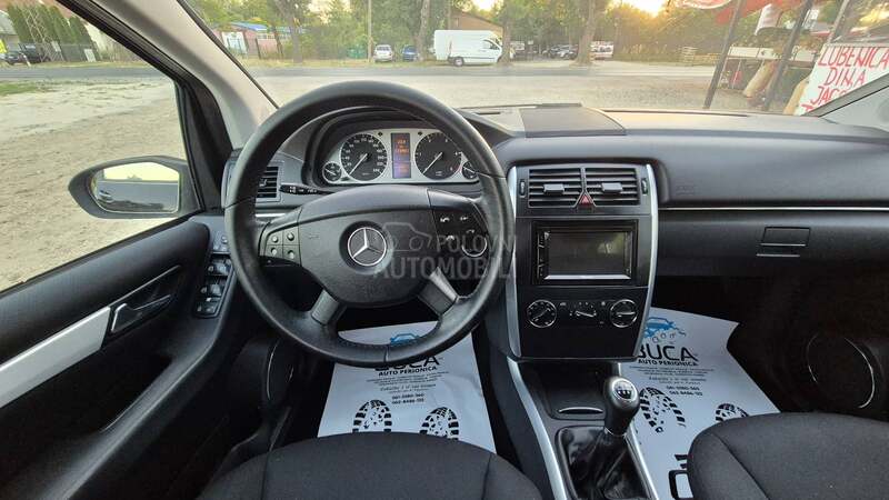 Mercedes Benz B 180 N.A.V.I