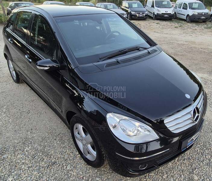 Mercedes Benz B 180 N.A.V.I