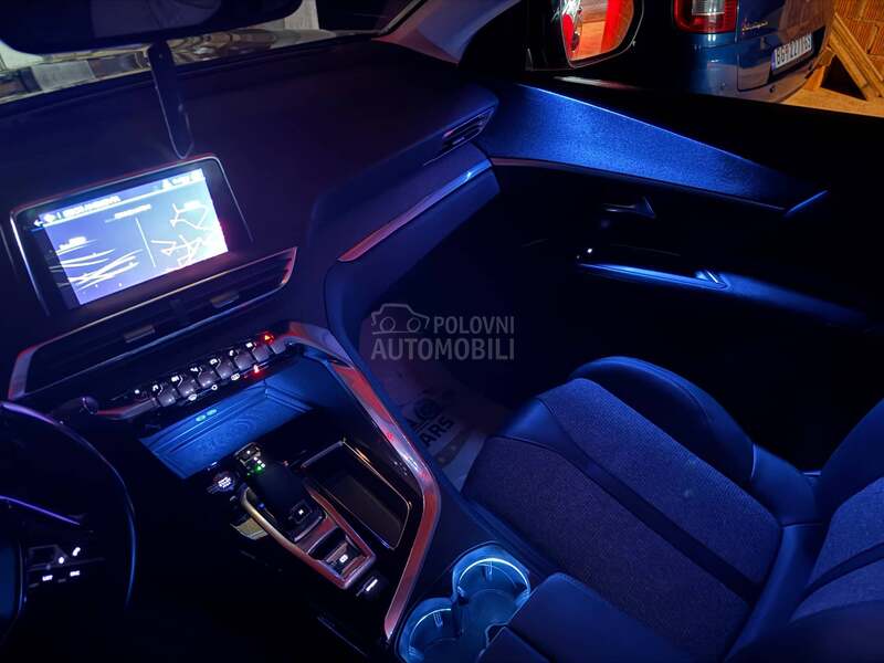 Peugeot 3008 1.5 HDI ALLURE