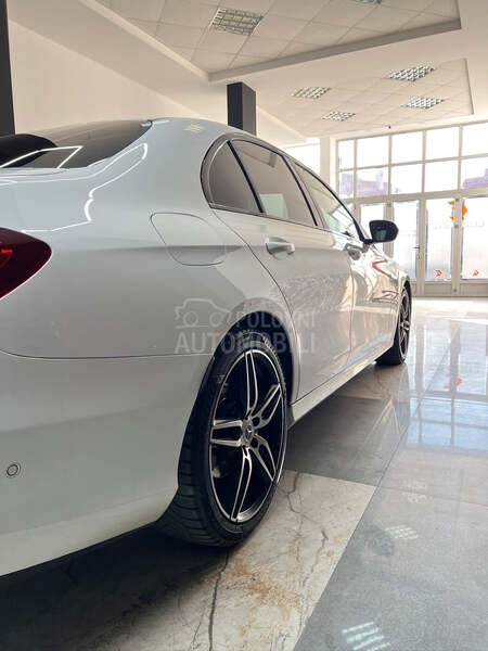 Mercedes Benz E 220 4MATIC - AMG