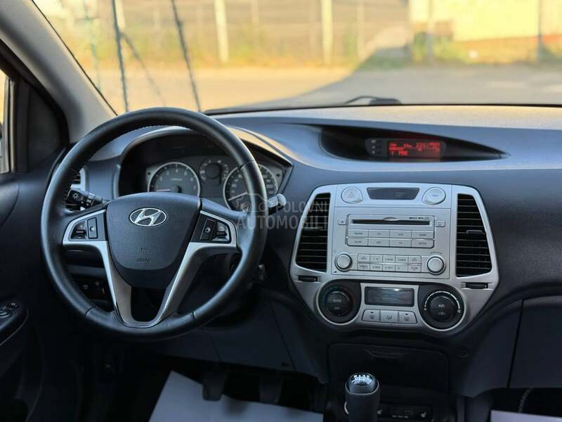 Hyundai i20 1.6 SPORT SWlSS