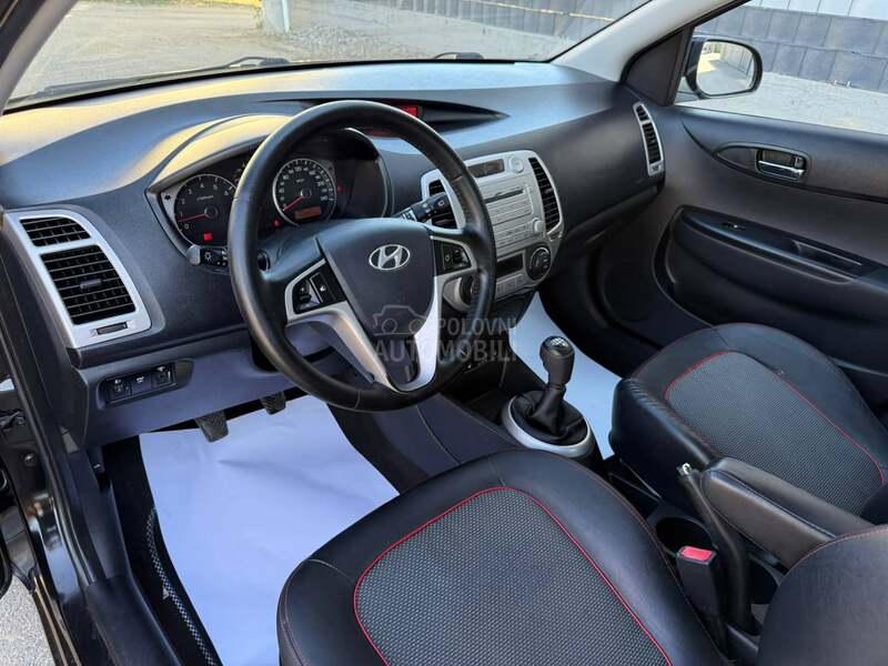 Hyundai i20 1.6 SPORT SWlSS
