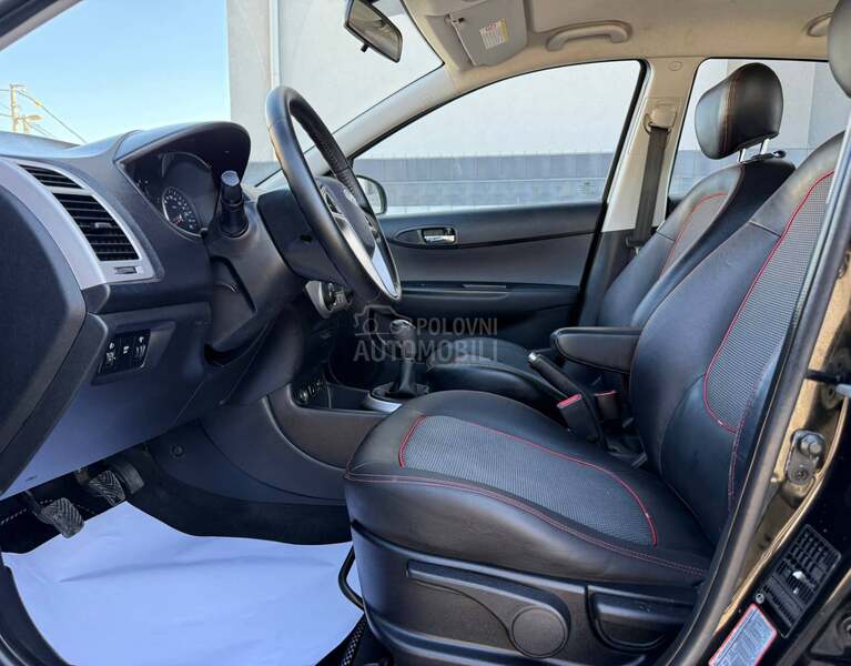 Hyundai i20 1.6 SPORT SWlSS