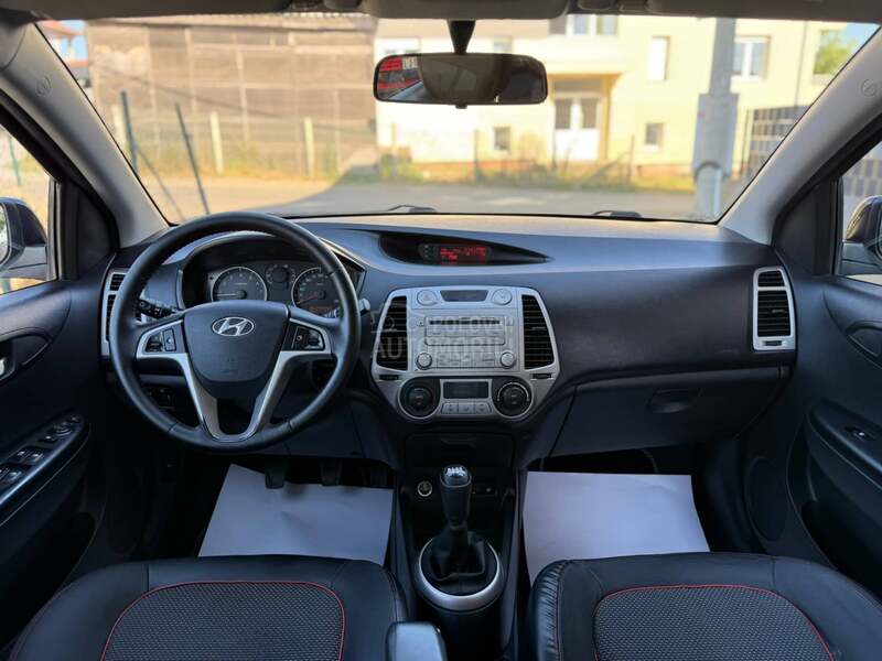 Hyundai i20 1.6 SPORT SWlSS