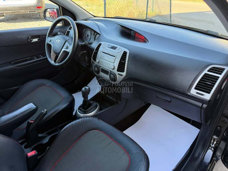 Hyundai i20 1.6 SPORT SWlSS