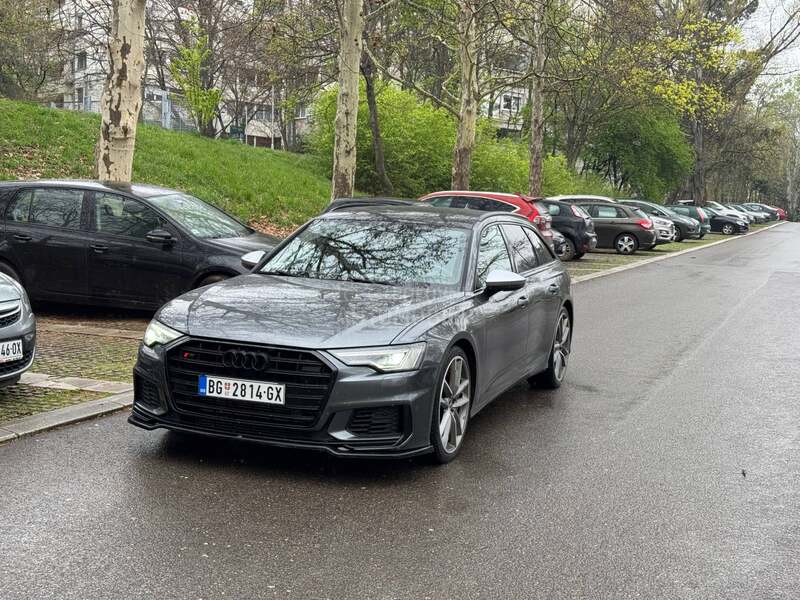 Audi S6 