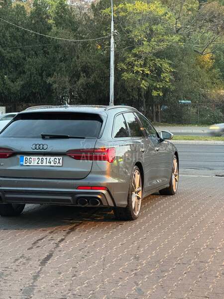 Audi S6 