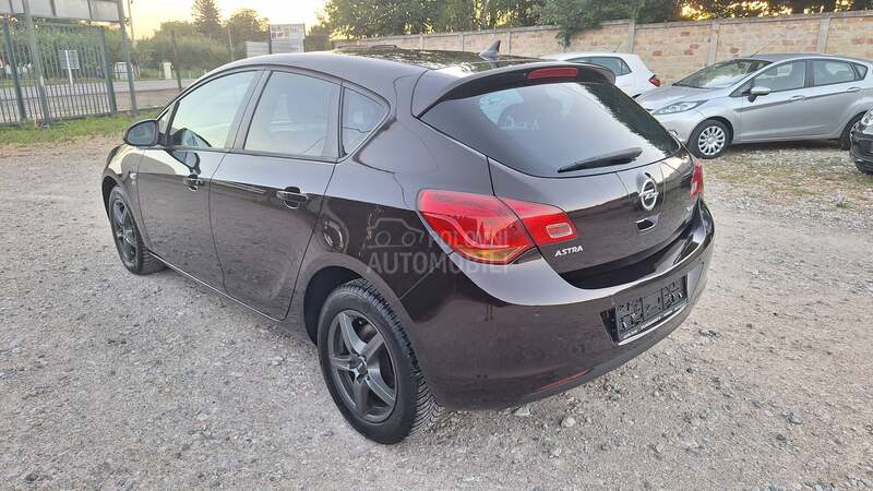 Opel Astra J 1.7 CDTI 150 JAHRE