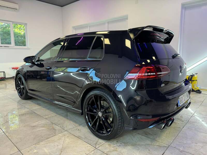 Volkswagen Golf 7 R