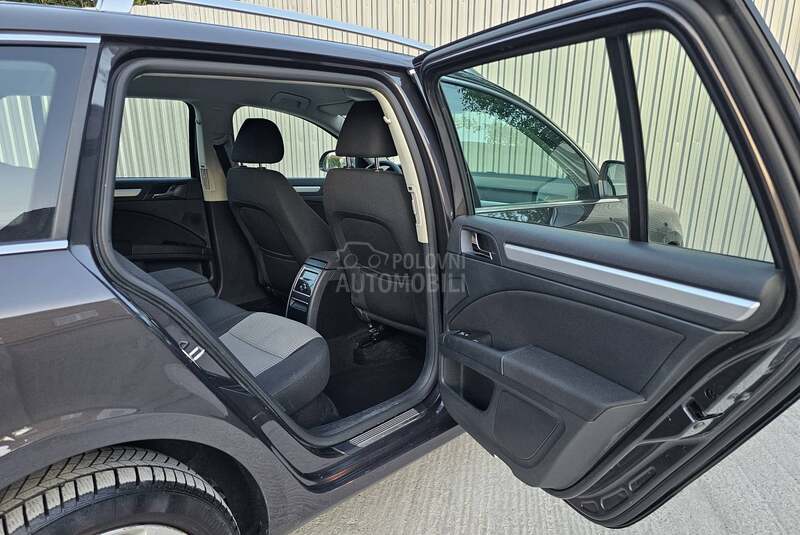 Škoda Superb 1.6 tdi N A V I
