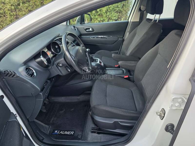 Peugeot 5008 1.6HDI Perla