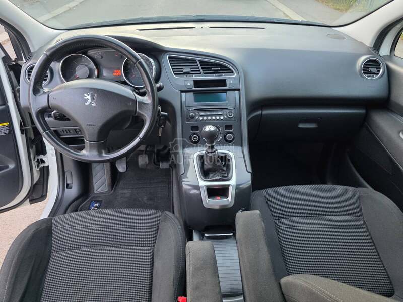 Peugeot 5008 1.6HDI Perla
