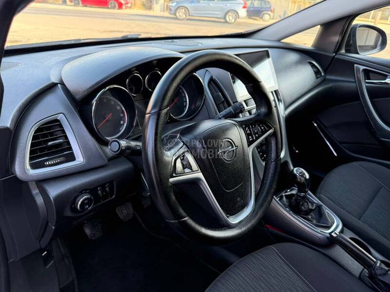 Opel Astra J 1.4 turbo/Scorpio