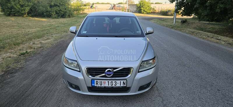 Volvo V50 