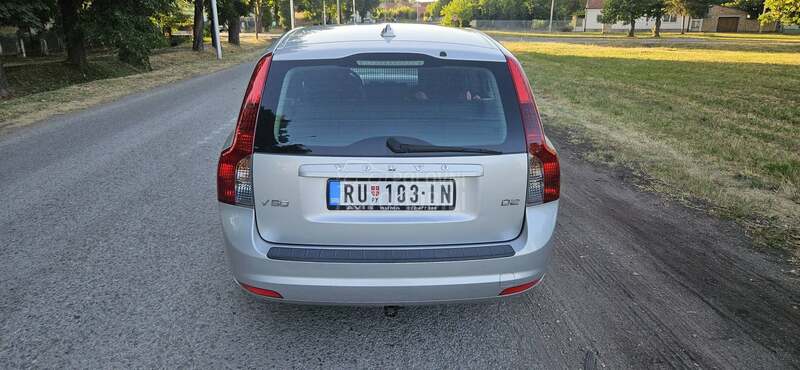 Volvo V50 