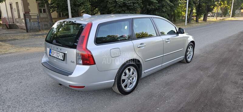 Volvo V50 