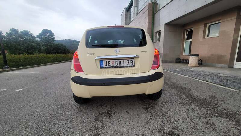 Lancia Ypsilon 