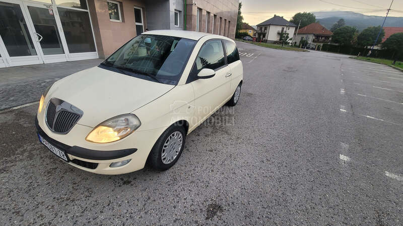 Lancia Ypsilon 