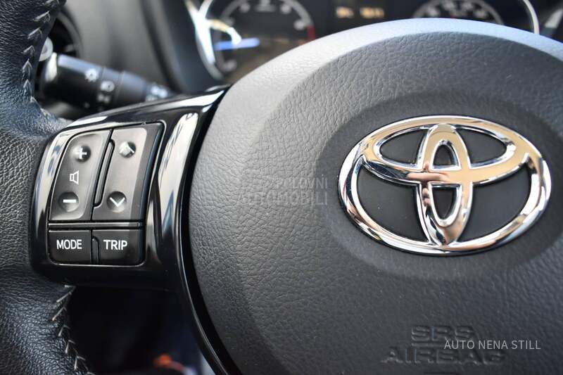 Toyota Yaris 1.5 VVT-IE MT