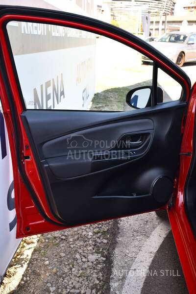 Toyota Yaris 1.5 VVT-IE MT