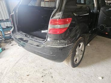 W245 Zadnji Branik crna boja za Mercedes Benz B Klasa od 2004. do 2008. god.