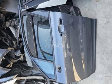 Prednja leva vrata tamno siva za Fiat 500X od 2018. do 2023. god.