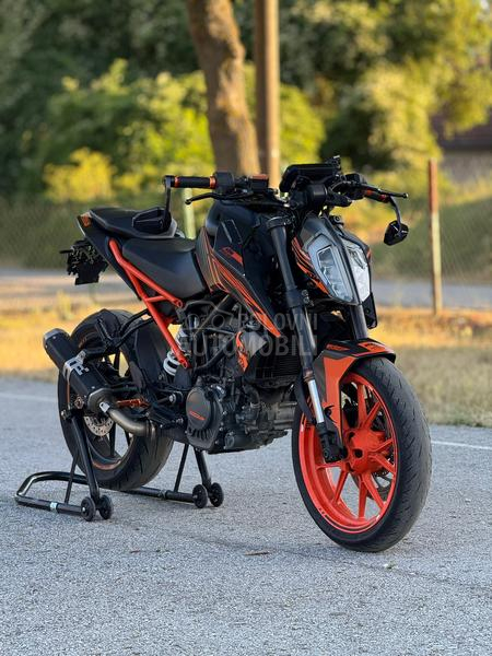 KTM Duke 125