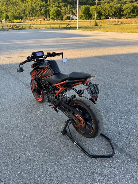 KTM Duke 125