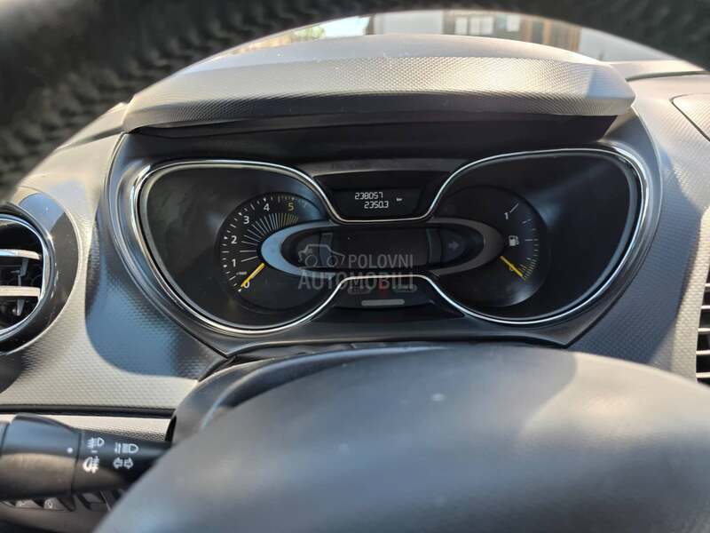 Renault Captur 1.5d AUTEDC/NAVLED