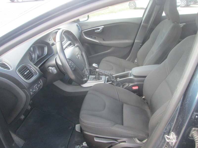 Volvo V40 2.0 b