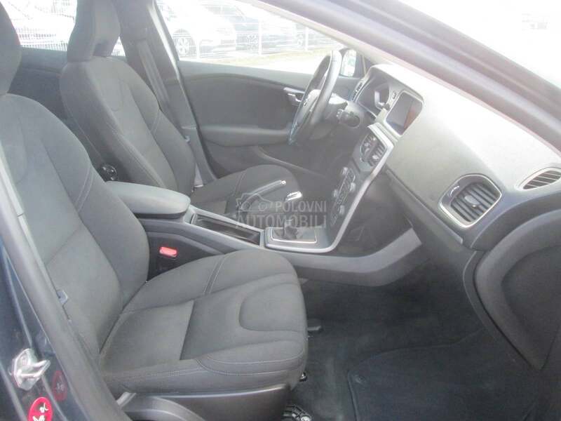Volvo V40 2.0 b