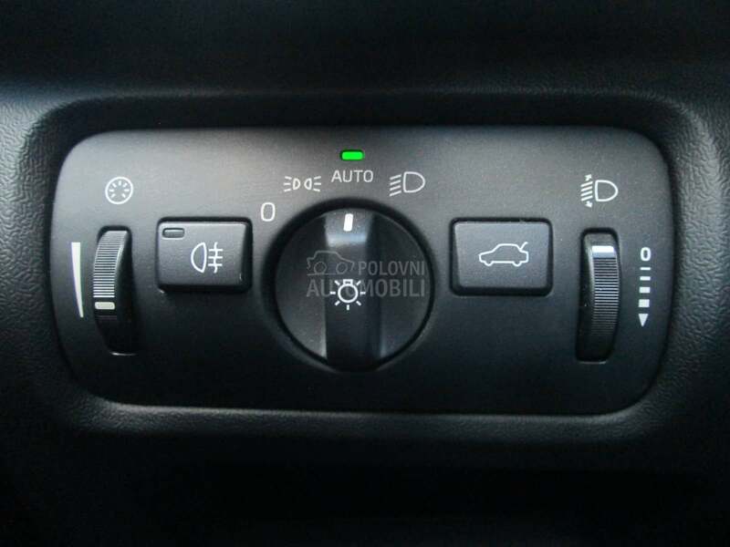 Volvo V40 2.0 b