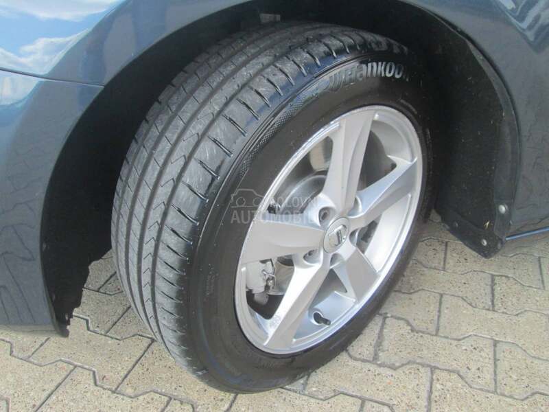 Volvo V40 2.0 b