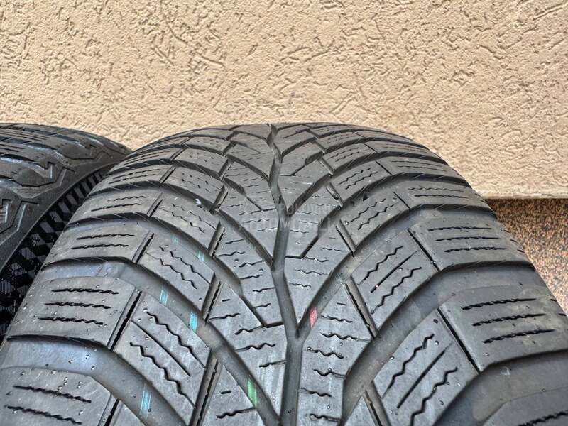 Continental 215/60 R16 Zimska
